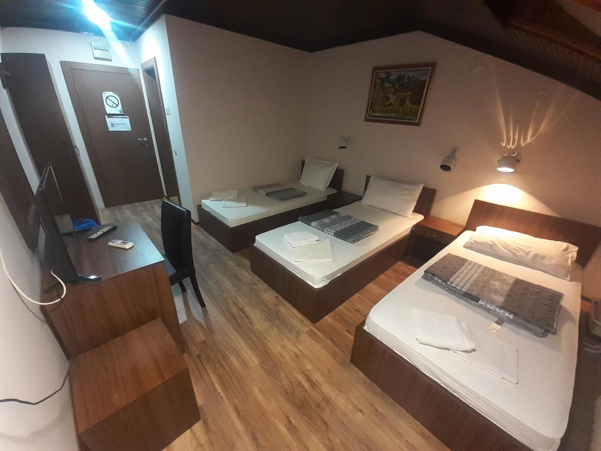 Restoran Sa Prenocistem Zitiste Hotel Exterior foto