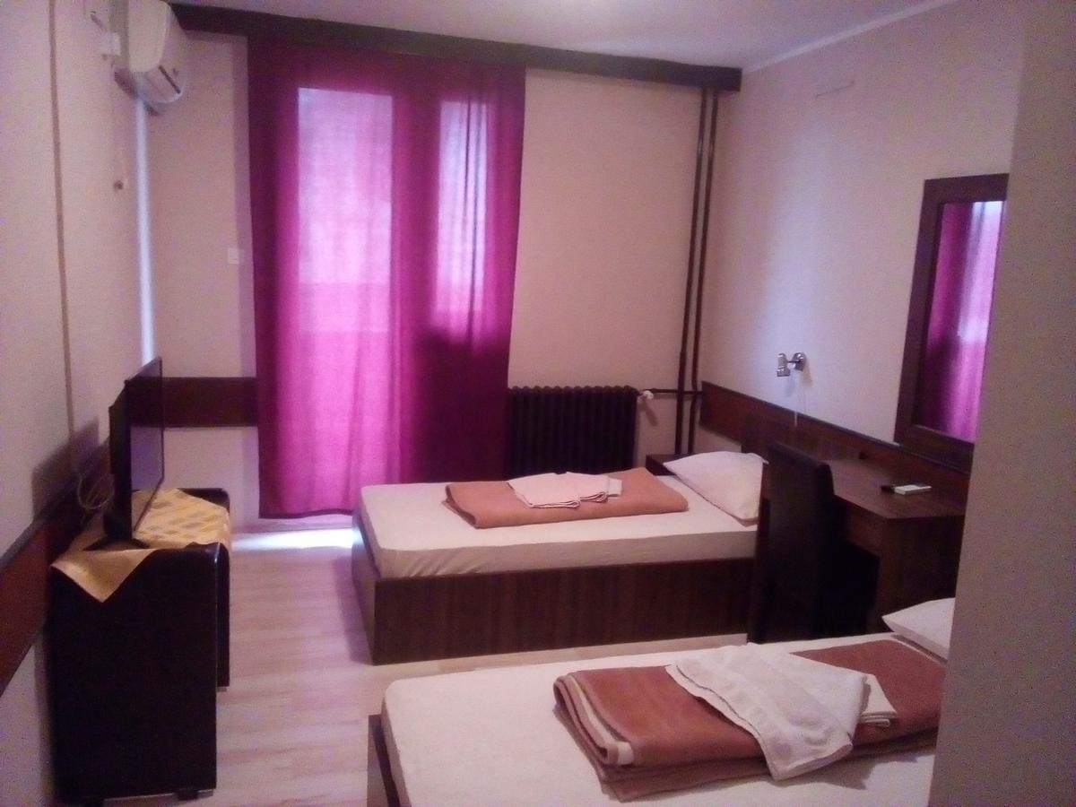 Restoran Sa Prenocistem Zitiste Hotel Exterior foto
