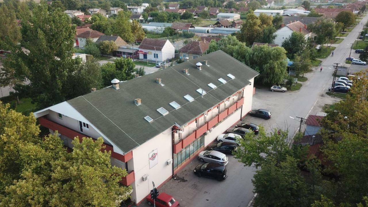 Restoran Sa Prenocistem Zitiste Hotel Exterior foto